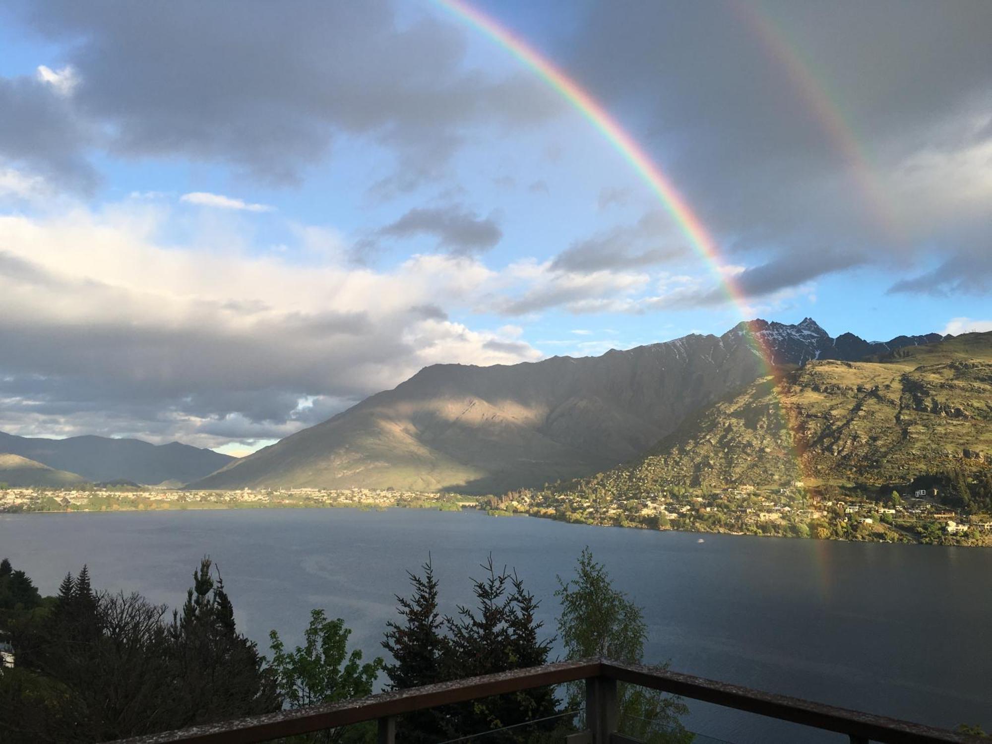 Breakfast At Tiffanys Bed and Breakfast Queenstown Buitenkant foto